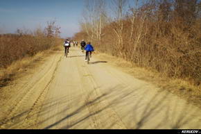 KERUCOV .ro - Fotografie si Jurnale de Calatorie - Traseu MTB Bucuresti - Padurea Cornetu - Lacul Mihailesti de Andrei Vocurek