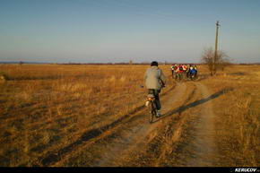 KERUCOV .ro - Fotografie si Jurnale de Calatorie - Traseu MTB Bucuresti - Padurea Cornetu - Lacul Mihailesti de Andrei Vocurek