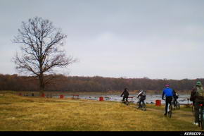 KERUCOV .ro - Fotografie si Jurnale de Calatorie - Traseu MTB Bucuresti - Chiajna - Lacul Chitila - Palatul Mogosoaia de Andrei Vocurek