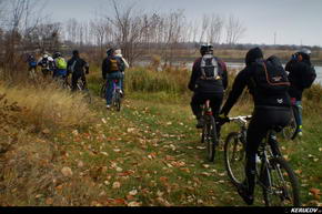 KERUCOV .ro - Fotografie si Jurnale de Calatorie - Traseu MTB Bucuresti - Chiajna - Lacul Chitila - Palatul Mogosoaia de Andrei Vocurek