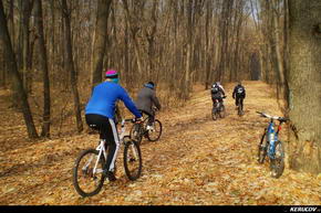 KERUCOV .ro - Fotografie si Jurnale de Calatorie - Traseu MTB Bucuresti - Chiajna - Lacul Chitila - Palatul Mogosoaia de Andrei Vocurek
