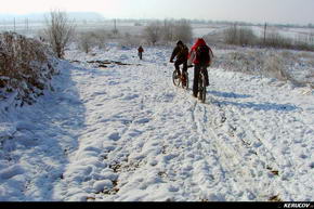 KERUCOV .ro - Fotografie si Jurnale de Calatorie - Traseu MTB Bucuresti - Darasti - Lacul Mihailesti - Domnesti de Andrei Vocurek