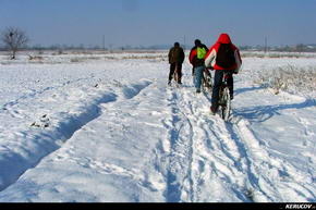 KERUCOV .ro - Fotografie si Jurnale de Calatorie - Traseu MTB Bucuresti - Darasti - Lacul Mihailesti - Domnesti de Andrei Vocurek