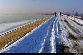 KERUCOV .ro - Fotografie si Jurnale de Calatorie - Traseu MTB Bucuresti - Darasti - Lacul Mihailesti - Domnesti de Andrei Vocurek