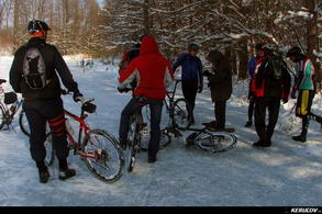 KERUCOV .ro - Fotografie si Jurnale de Calatorie - Traseu MTB Bucuresti - Cernica - Manastirea Cernica - Padurea Cernica prin zapada de Andrei Vocurek