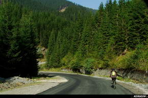 KERUCOV .ro - Fotografie si Jurnale de Calatorie - Traseu MTB Petrila - Lonea - Cabana Groapa Seaca - Manastirea Jiet de Andrei Vocurek