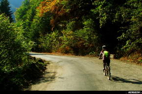 KERUCOV .ro - Fotografie si Jurnale de Calatorie - Traseu MTB Petrila - Lonea - Cabana Groapa Seaca - Manastirea Jiet de Andrei Vocurek