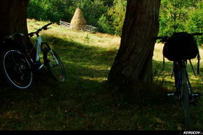KERUCOV .ro - Fotografie si Jurnale de Calatorie - Traseu MTB Merisor - Dealu Babii - via DJ 666 - Vulcan - Aninoasa de Andrei Vocurek
