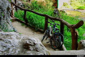 KERUCOV .ro - Fotografie si Jurnale de Calatorie - Traseu MTB Petrosani - Pestera Bolii - Arsuri - Petrila de Andrei Vocurek