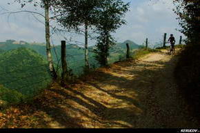 KERUCOV .ro - Fotografie si Jurnale de Calatorie - Traseu MTB Petrosani - Pestera Bolii - Arsuri - Petrila de Andrei Vocurek