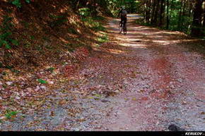 KERUCOV .ro - Fotografie si Jurnale de Calatorie - Traseu MTB Petrosani - Pestera Bolii - Arsuri - Petrila de Andrei Vocurek