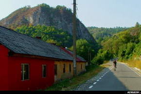 KERUCOV .ro - Fotografie si Jurnale de Calatorie - Traseu MTB Petrosani - Pestera Bolii - Arsuri - Petrila de Andrei Vocurek