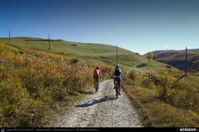Trasee cu bicicleta MTB XC - Traseu MTB Buzau - Vulcanii Noroiosi - Poienile - Valenii de Munte - Ploiesti (2 zile) de Andrei Vocurek