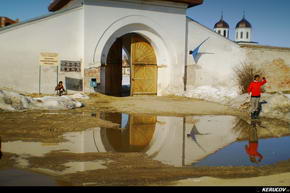 KERUCOV .ro - Fotografie si Jurnale de Calatorie - Traseu MTB Bucuresti - Potlogi - Palatul Brancovenesc de la Potlogi de Andrei Vocurek