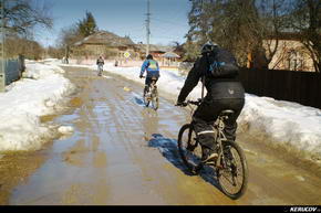 KERUCOV .ro - Fotografie si Jurnale de Calatorie - Traseu MTB Bucuresti - Potlogi - Palatul Brancovenesc de la Potlogi de Andrei Vocurek