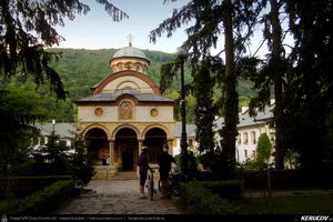 Trasee cu bicicleta MTB XC - Traseu MTB Caciulata - Valea Pausa - Manastirea Stanisoara - Manastirea Turnu - Calimanesti (Parcul National Cozia) de Andrei Vocurek