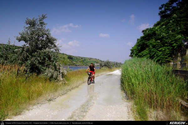 Traseu cu bicicleta MTB XC Cernavoda - Medgidia - Poarta Alba - Murfatlar - Agigea - Constanta (Canalul Dunare - Marea Neagra) - KERUCOV .ro © 2007 - 2025 || #traseecubicicleta #mtb #ssp