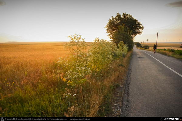 Traseu cu bicicleta MTB XC Cernavoda - Capidava - Pantelimon - Targusor - Mihail Kogalniceanu - Medgidia (Cetatea Capidava si Cetatea Ulmetum) - KERUCOV .ro © 2007 - 2025 || #traseecubicicleta #mtb #ssp