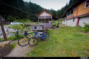 Trasee cu bicicleta MTB XC - Traseu MTB Muntii Capatanii: Petrimanu - Curmatura Oltetului - Polovragi - Horezu - Tomsani - Babeni (Lacul Petrimanu - Lacul Galbenu - Pasul Curmatura Oltetului - Cheile Oltetului) de Andrei Vocurek