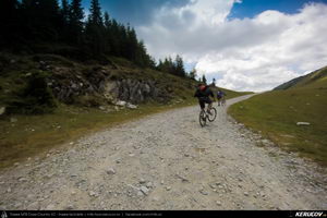 Trasee cu bicicleta MTB XC - Traseu MTB Muntii Capatanii: Petrimanu - Curmatura Oltetului - Polovragi - Horezu - Tomsani - Babeni (Lacul Petrimanu - Lacul Galbenu - Pasul Curmatura Oltetului - Cheile Oltetului) de Andrei Vocurek