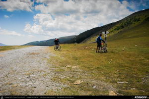 Trasee cu bicicleta MTB XC - Traseu MTB Muntii Capatanii: Petrimanu - Curmatura Oltetului - Polovragi - Horezu - Tomsani - Babeni (Lacul Petrimanu - Lacul Galbenu - Pasul Curmatura Oltetului - Cheile Oltetului) de Andrei Vocurek