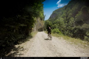 Trasee cu bicicleta MTB XC - Traseu MTB Muntii Capatanii: Petrimanu - Curmatura Oltetului - Polovragi - Horezu - Tomsani - Babeni (Lacul Petrimanu - Lacul Galbenu - Pasul Curmatura Oltetului - Cheile Oltetului) de Andrei Vocurek