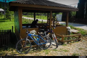 Trasee cu bicicleta MTB XC - Traseu MTB Muntii Capatanii: Petrimanu - Curmatura Oltetului - Polovragi - Horezu - Tomsani - Babeni (Lacul Petrimanu - Lacul Galbenu - Pasul Curmatura Oltetului - Cheile Oltetului) de Andrei Vocurek