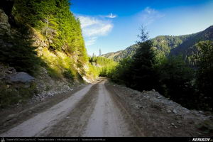 Trasee cu bicicleta MTB XC - Traseu MTB Muntii Capatanii: Petrimanu - Curmatura Oltetului - Polovragi - Horezu - Tomsani - Babeni (Lacul Petrimanu - Lacul Galbenu - Pasul Curmatura Oltetului - Cheile Oltetului) de Andrei Vocurek