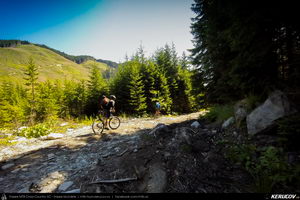 Trasee cu bicicleta MTB XC - Traseu MTB Muntii Capatanii: Petrimanu - Curmatura Oltetului - Polovragi - Horezu - Tomsani - Babeni (Lacul Petrimanu - Lacul Galbenu - Pasul Curmatura Oltetului - Cheile Oltetului) de Andrei Vocurek