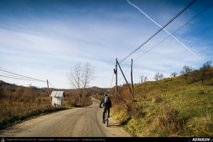 Trasee cu bicicleta MTB XC - Traseu MTB Fieni - Runcu - Raul Alb - Sipot - Vulcana Bai - Sotanga - Targoviste (Schitul Bunea si Padurea Vulcana) de Andrei Vocurek
