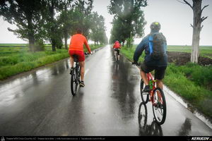 Trasee cu bicicleta MTB XC - Traseu MTB Gaesti - Slobozia - Glavacioc - Negrasi - Mozacu - Rascaeti - Gaesti (Manastirea Glavacioc si Poiana cu narcise Negrasi) de Andrei Vocurek