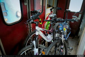 Trasee cu bicicleta MTB XC - Traseu MTB Golesti - Stefanesti - Mioveni - Bajesti - Colibasi - Fagetu - Golesti (Curtea lui Mares Bajescu, Cula Racovita, Conacul Golesti) de Andrei Vocurek