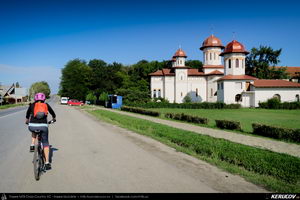 Trasee cu bicicleta MTB XC - Traseu MTB Golesti - Stefanesti - Mioveni - Bajesti - Colibasi - Fagetu - Golesti (Curtea lui Mares Bajescu, Cula Racovita, Conacul Golesti) de Andrei Vocurek