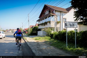 Trasee cu bicicleta MTB XC - Traseu MTB Golesti - Stefanesti - Mioveni - Bajesti - Colibasi - Fagetu - Golesti (Curtea lui Mares Bajescu, Cula Racovita, Conacul Golesti) de Andrei Vocurek