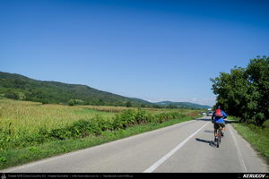 Trasee cu bicicleta MTB XC - Traseu MTB Golesti - Stefanesti - Mioveni - Bajesti - Colibasi - Fagetu - Golesti (Curtea lui Mares Bajescu, Cula Racovita, Conacul Golesti) de Andrei Vocurek