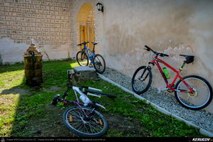 Trasee cu bicicleta MTB XC - Traseu MTB Golesti - Stefanesti - Mioveni - Bajesti - Colibasi - Fagetu - Golesti (Curtea lui Mares Bajescu, Cula Racovita, Conacul Golesti) de Andrei Vocurek
