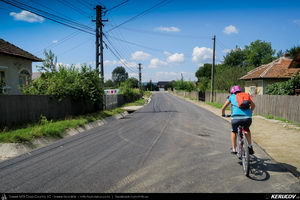 Trasee cu bicicleta MTB XC - Traseu MTB Golesti - Stefanesti - Mioveni - Bajesti - Colibasi - Fagetu - Golesti (Curtea lui Mares Bajescu, Cula Racovita, Conacul Golesti) de Andrei Vocurek