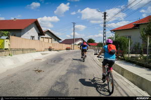 Trasee cu bicicleta MTB XC - Traseu MTB Golesti - Stefanesti - Mioveni - Bajesti - Colibasi - Fagetu - Golesti (Curtea lui Mares Bajescu, Cula Racovita, Conacul Golesti) de Andrei Vocurek