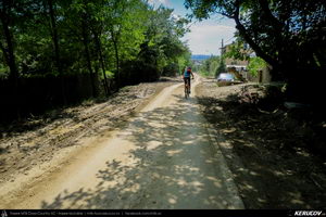 Trasee cu bicicleta MTB XC - Traseu MTB Golesti - Stefanesti - Mioveni - Bajesti - Colibasi - Fagetu - Golesti (Curtea lui Mares Bajescu, Cula Racovita, Conacul Golesti) de Andrei Vocurek
