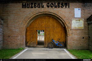 Trasee cu bicicleta MTB XC - Traseu MTB Golesti - Stefanesti - Mioveni - Bajesti - Colibasi - Fagetu - Golesti (Curtea lui Mares Bajescu, Cula Racovita, Conacul Golesti) de Andrei Vocurek