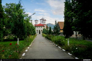 Trasee cu bicicleta MTB XC - Traseu MTB Masivul Piatra Craiului: Zarnesti - Cabana Gura Raului - Prapastiile Zarnestilor - spre Cabana Curmatura (varianta familie, copil de 1 an) de Andrei Vocurek