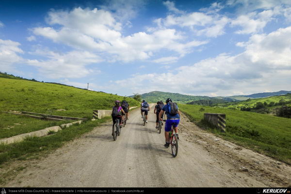 Traseu cu bicicleta MTB XC Muntii Buzaului - Tinutul Buzaului: Berca - Cozieni - Ulmet - Odaile - Scortoasa - Policiori - Berca (Trovantii sau Babele de la Ulmet, Vulcanii Noroiosi) - KERUCOV .ro © 2007 - 2025 || #traseecubicicleta #mtb #ssp