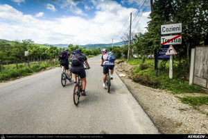 Trasee cu bicicleta MTB XC - Traseu MTB Muntii Buzaului - Tinutul Buzaului: Berca - Cozieni - Ulmet - Odaile - Scortoasa - Policiori - Berca (Trovantii sau Babele de la Ulmet, Vulcanii Noroiosi) de Andrei Vocurek