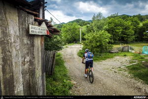 Trasee cu bicicleta MTB XC - Traseu MTB Muntii Buzaului - Tinutul Buzaului: Berca - Cozieni - Ulmet - Odaile - Scortoasa - Policiori - Berca (Trovantii sau Babele de la Ulmet, Vulcanii Noroiosi) de Andrei Vocurek