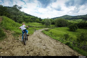 Trasee cu bicicleta MTB XC - Traseu MTB Muntii Buzaului - Tinutul Buzaului: Berca - Cozieni - Ulmet - Odaile - Scortoasa - Policiori - Berca (Trovantii sau Babele de la Ulmet, Vulcanii Noroiosi) de Andrei Vocurek