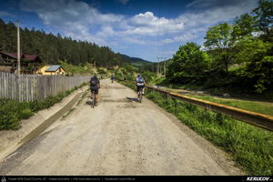 Trasee cu bicicleta MTB XC - Traseu MTB Muntii Buzaului - Tinutul Buzaului: Berca - Cozieni - Ulmet - Odaile - Scortoasa - Policiori - Berca (Trovantii sau Babele de la Ulmet, Vulcanii Noroiosi) de Andrei Vocurek