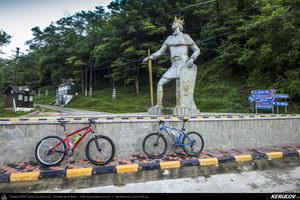 Trasee cu bicicleta MTB XC - Traseu MTB Tara Lovistei: Gara Lotru - Perisani - Pripoare - Salatrucu - Suici - Robaia - Calimanesti (Masivul Cozia, Posada de la Perisani si Valea Topologului) de Andrei Vocurek