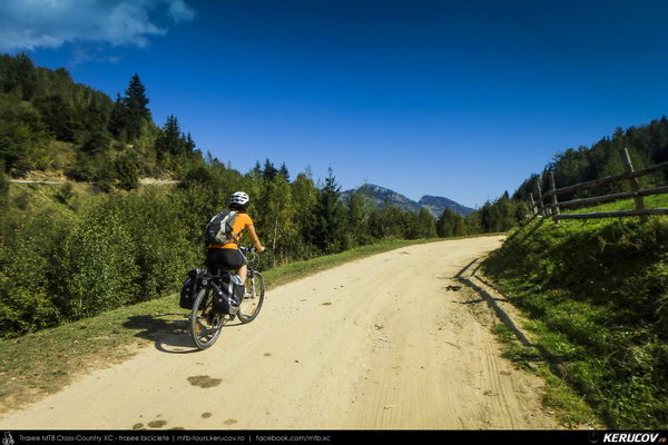 Traseu cu bicicleta MTB XC Zarnesti - Magura - Pestera - Moieciu - Bran - Predelut - Zarnesti (varianta familie, copil de 2 ani) - KERUCOV .ro © 2007 - 2025 || #traseecubicicleta #mtb #ssp