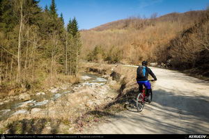 Trasee cu bicicleta MTB XC - Traseu MTB Pietrosita - Dealu Frumos - Runcu - Valea Runcului - Piatra - Badeni - Fieni (Muntii Leaota, Manastirea Runcu) de Andrei Vocurek