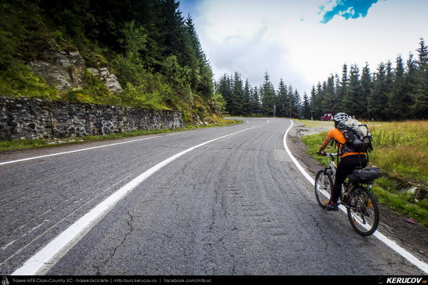 Traseu cu bicicleta MTB XC Muntii Fagaras - TRANSFAGARASAN: Carta - Cartisoara - Balea Lac - KERUCOV .ro © 2007 - 2025 || #traseecubicicleta #mtb #ssp